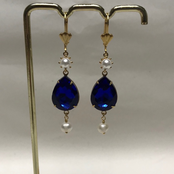 Moiraine’s Teardrop Sapphire & Pearl Earrings Wheel of Time Handmade Replicas - Picture 7 of 16